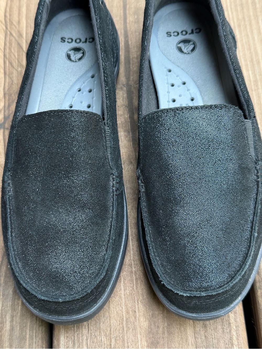 Crocs Black Walu Shimmer Leather Loafer Size 9 Women's NWOT - Picture 2 of 10